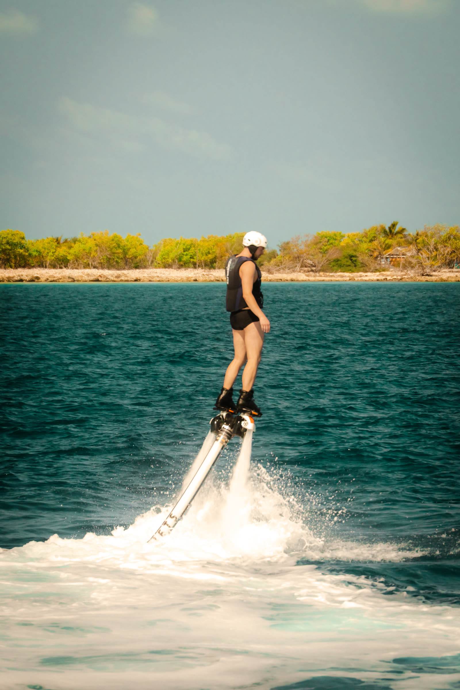 Flyboard vor Royal Island, Malediven